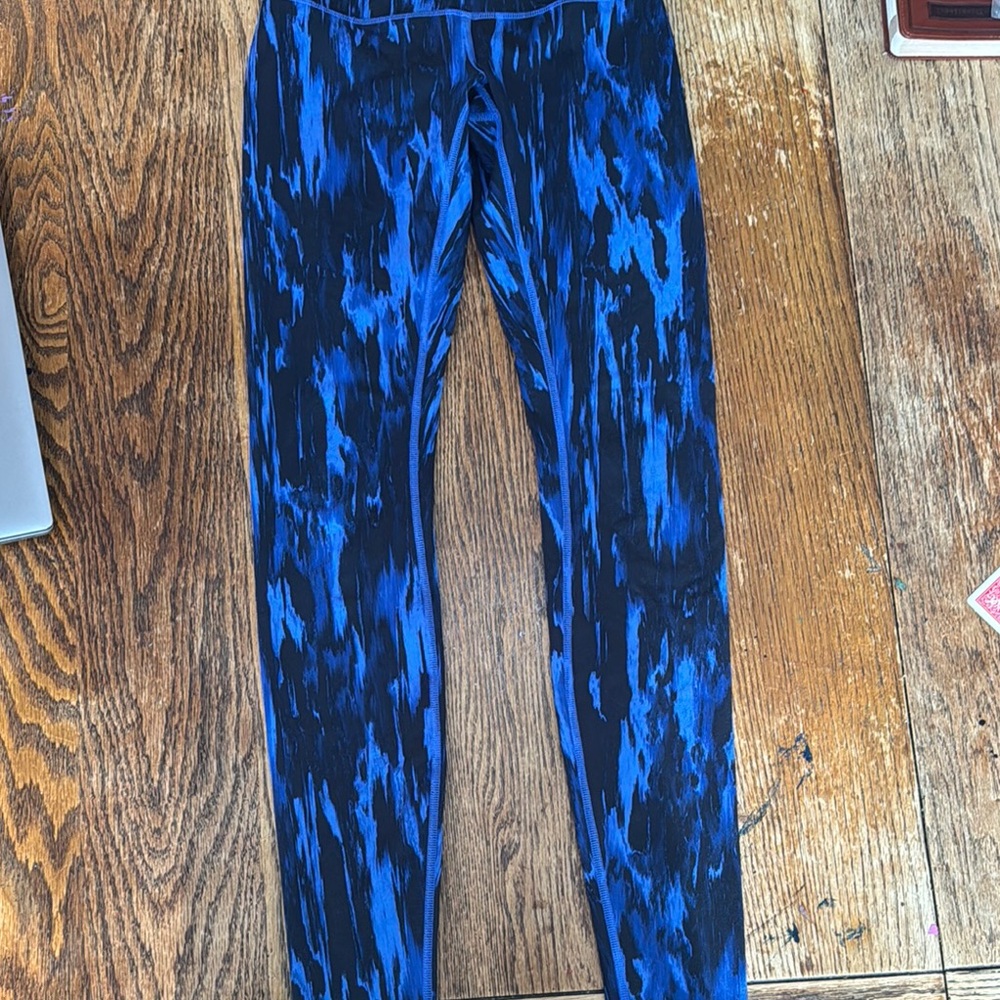 Lululemon Athletica Blue and Black Leggings Dynamic Design
